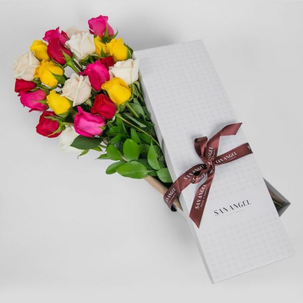 caja agata 24 rosas variadas bogota