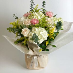 arreglo-floral-rosas-hortensias-claveles